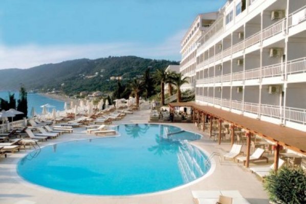 Peste 2.000 de locuri de muncă, în hoteluri de lux din Cipru şi Grecia